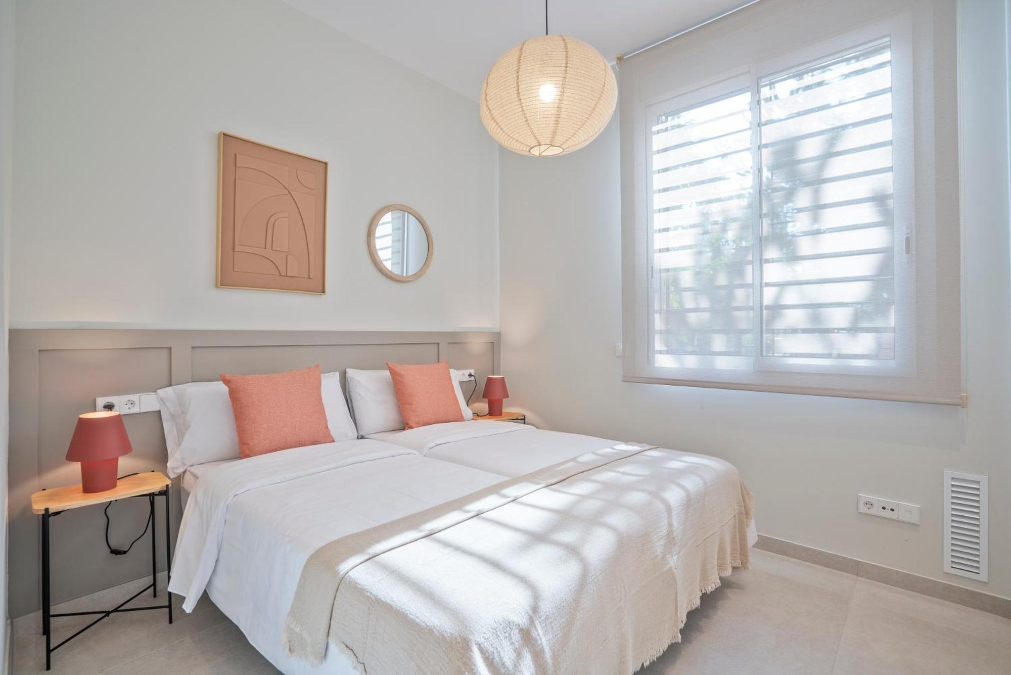 Sitges Spaces Garden Condo-2 Bedrooms, 2 Bathrooms, Garden Terrace, Near Center, Sleeps Up To 6- Monthly Rentals Only Ngoại thất bức ảnh
