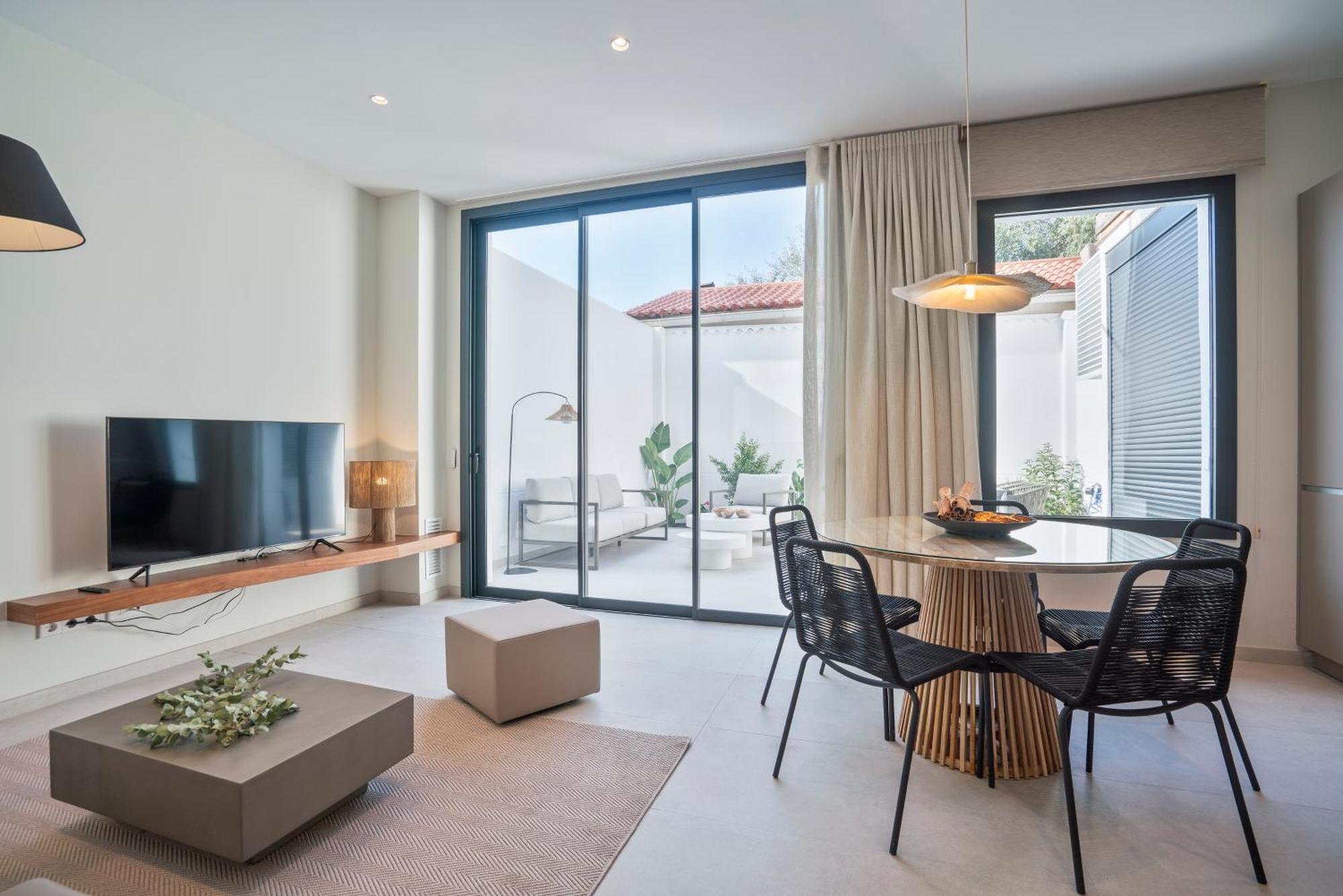 Sitges Spaces Garden Condo-2 Bedrooms, 2 Bathrooms, Garden Terrace, Near Center, Sleeps Up To 6- Monthly Rentals Only Ngoại thất bức ảnh
