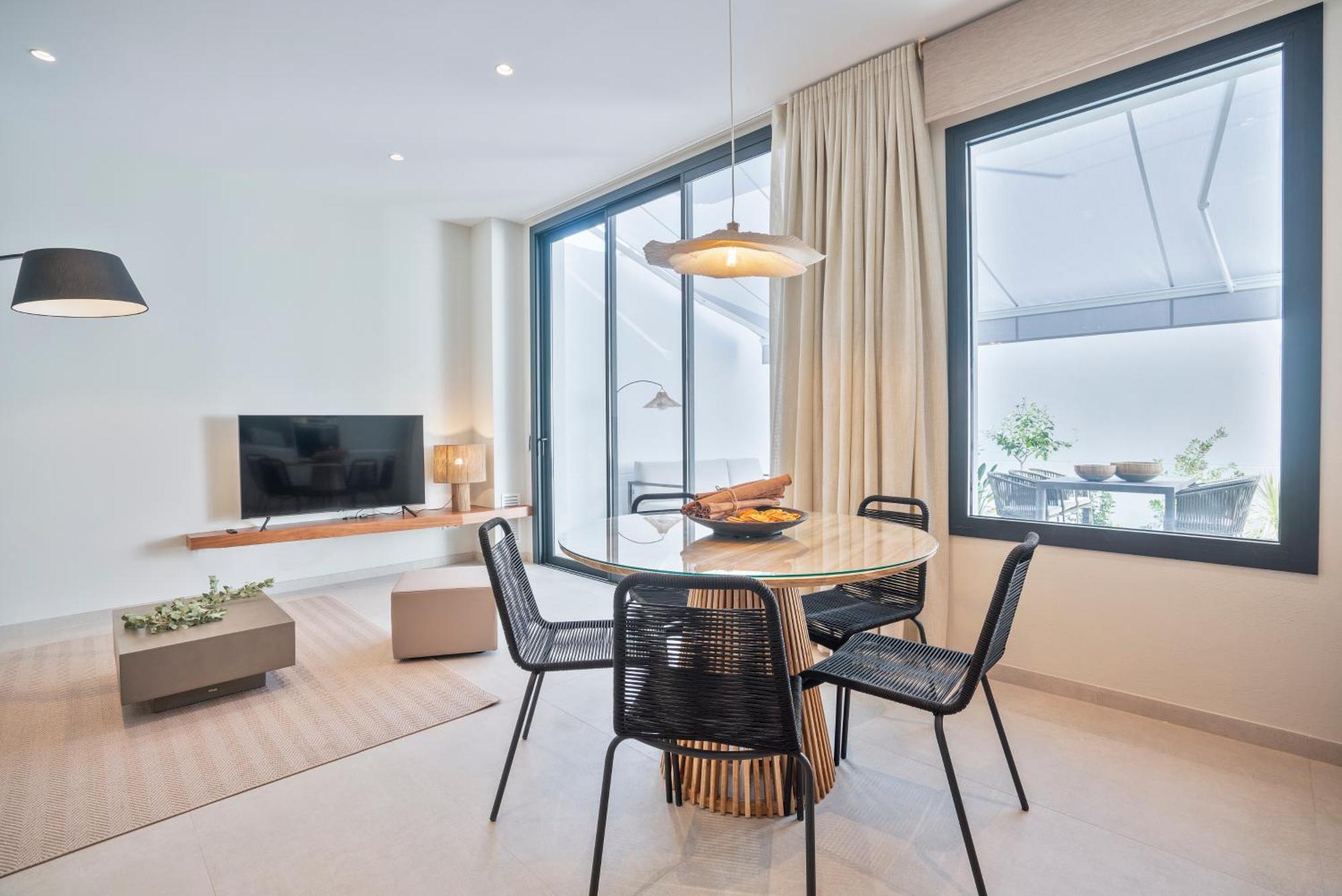Sitges Spaces Garden Condo-2 Bedrooms, 2 Bathrooms, Garden Terrace, Near Center, Sleeps Up To 6- Monthly Rentals Only Ngoại thất bức ảnh
