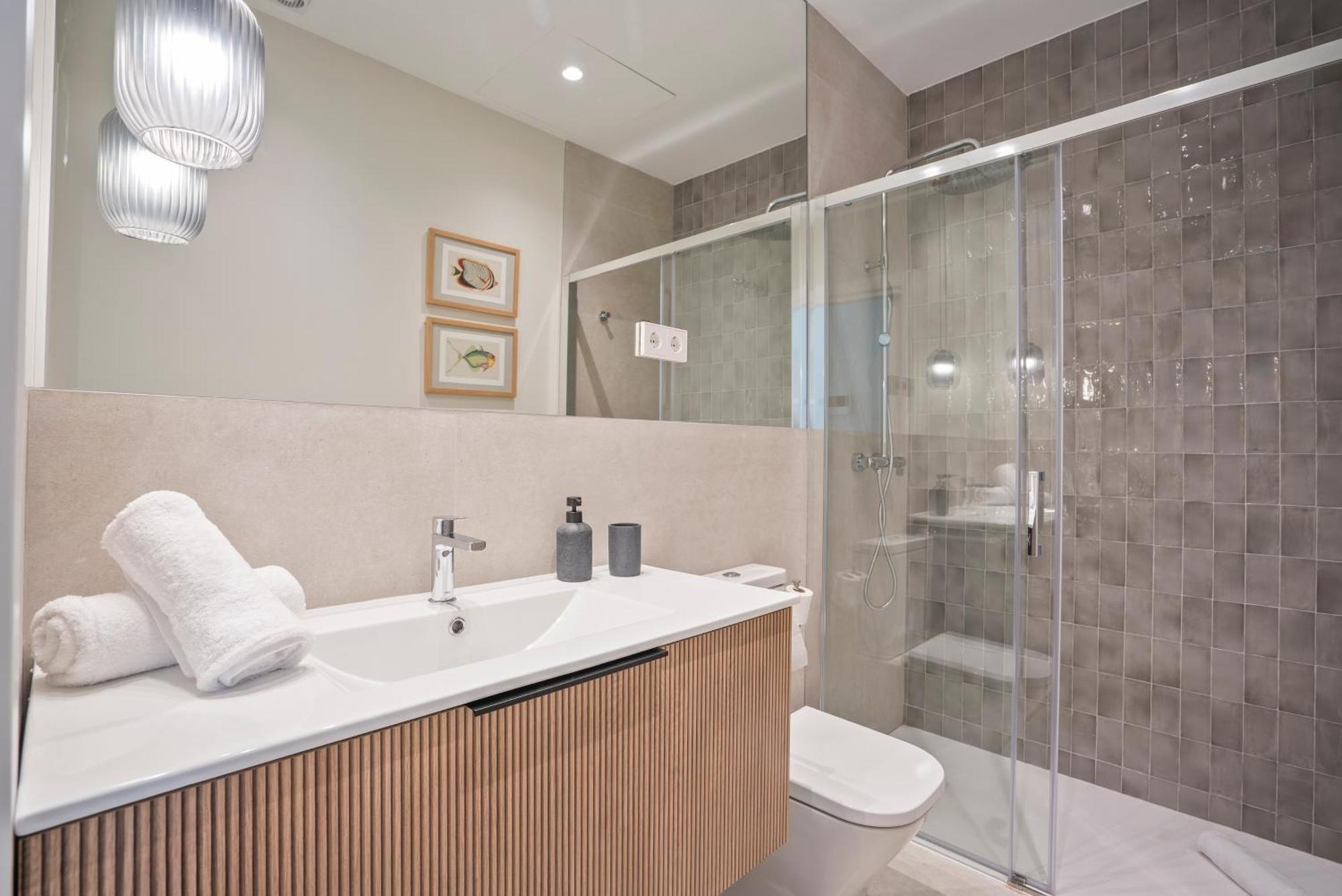 Sitges Spaces Garden Condo-2 Bedrooms, 2 Bathrooms, Garden Terrace, Near Center, Sleeps Up To 6- Monthly Rentals Only Ngoại thất bức ảnh